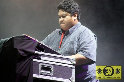 Fat Freddy-s Drop (NZ) 16. Chiemsee Festival - Übersee - Main Stage 27. August 2010 (4).JPG